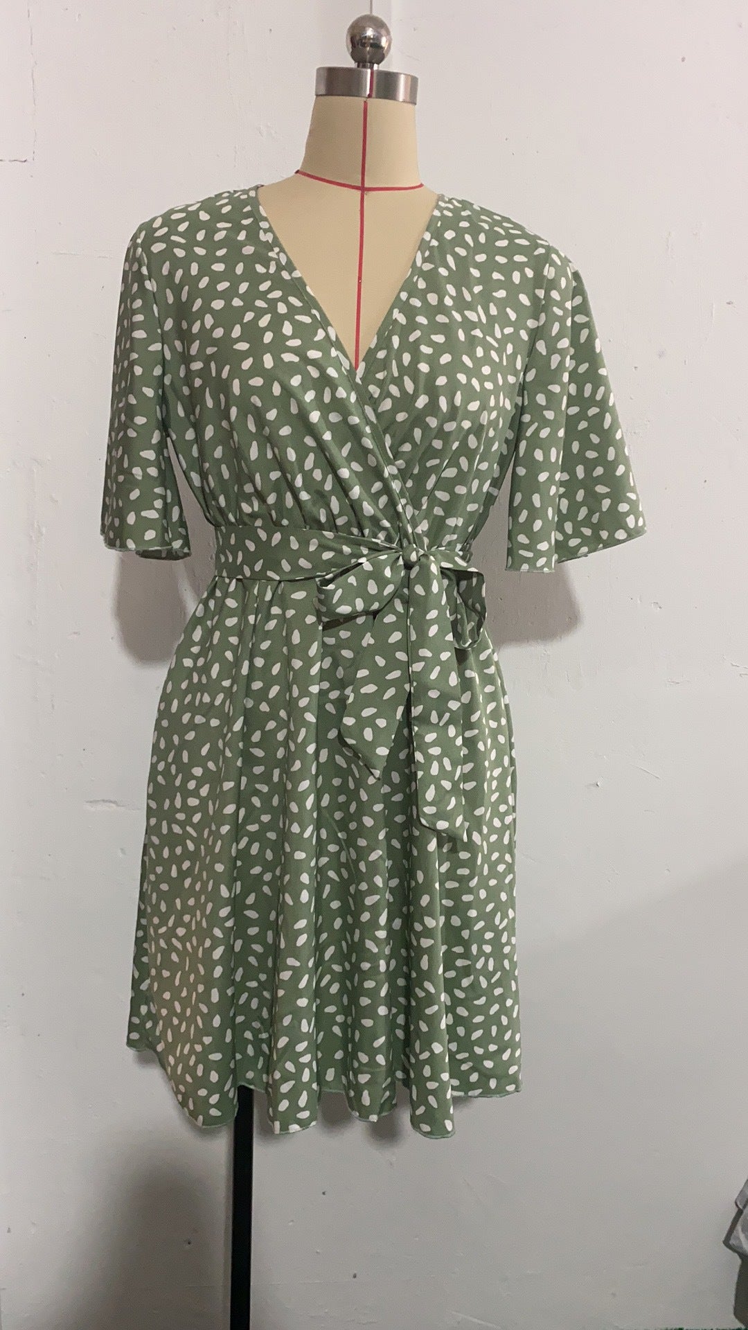 2025 New Explosion V-Neck Short Sleeve Waisted Peplum Dresses