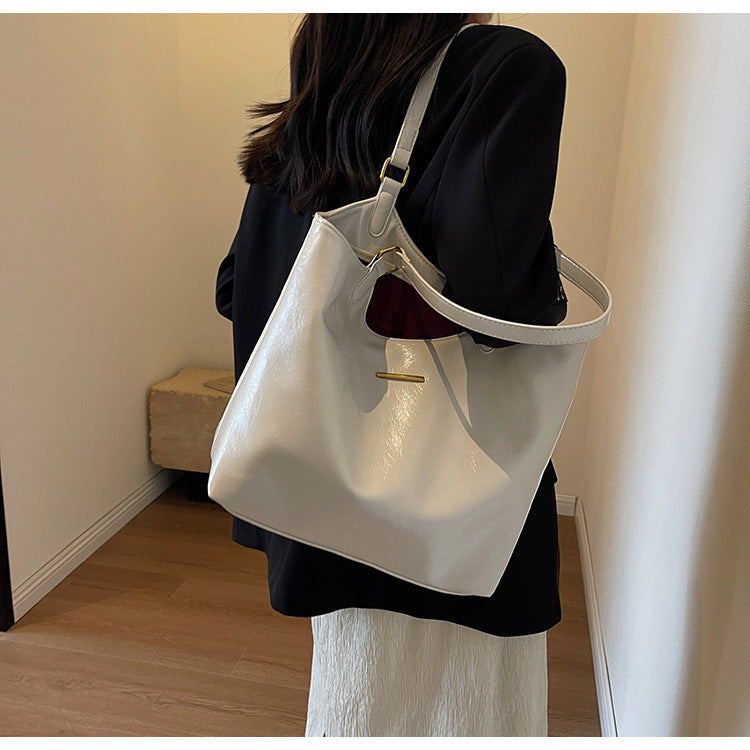 New fashion retro commuter tote bag senior sense handbag shoulder bag