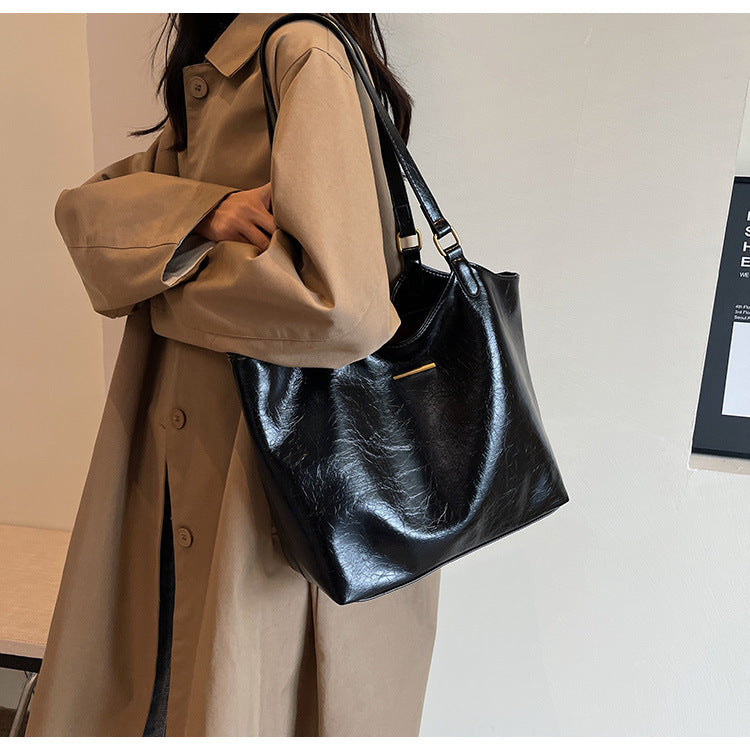 New fashion retro commuter tote bag senior sense handbag shoulder bag